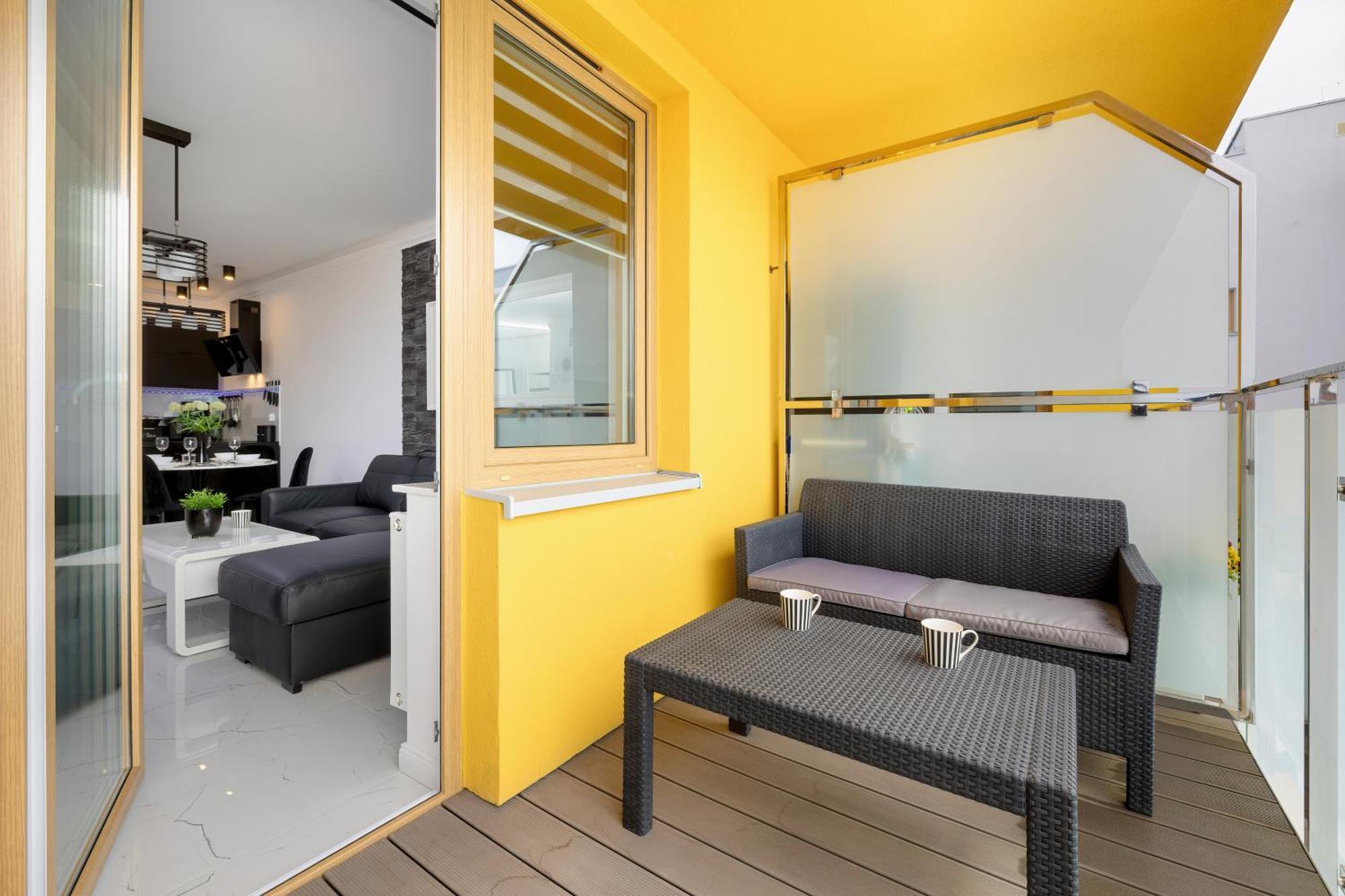 Jantar Apartamenty - Miodowy Dom City Center Kolberg Exterior foto